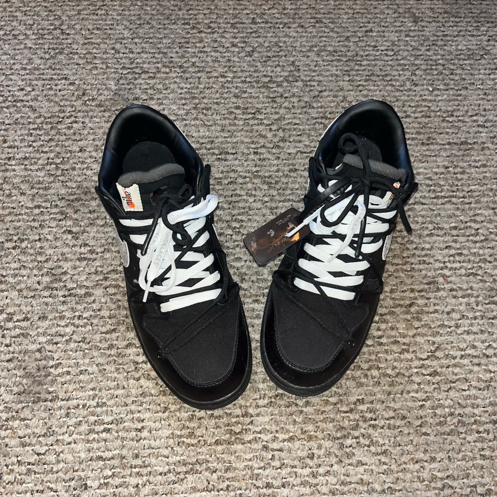 OFF-WHITE LOT 50